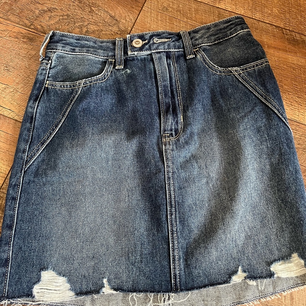 HOLLISTER HIGH RISE JEAN SKIRT SIZE 3, GOOD CONDITION